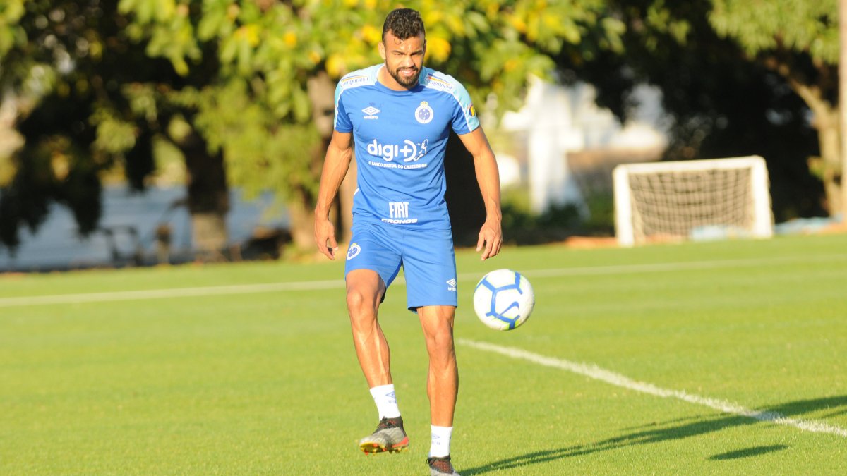 Zagueiro do Flamengo, Fabrício Bruno foi formado no Cruzeiro (foto: Juarez Rodrigues/EM/D.A Press)