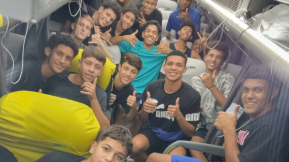 Jogadores da base do Grêmio (foto: Reprodução)