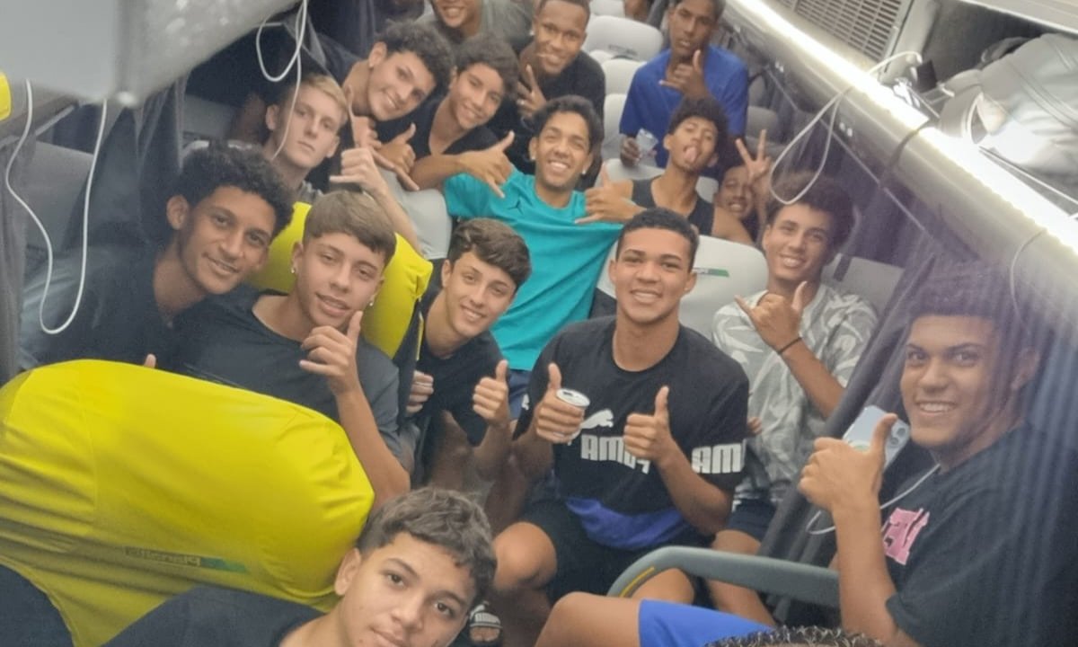 Jogadores da base do Grêmio (foto: Reprodução)