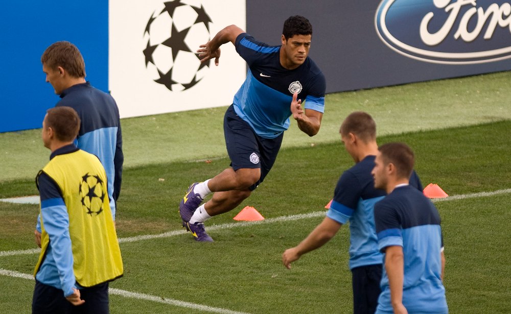 Hulk em ação pelo Zenit, em setembro de 2012, antes de partida pela Champions League (foto: Jorge Guerrero/AFP)