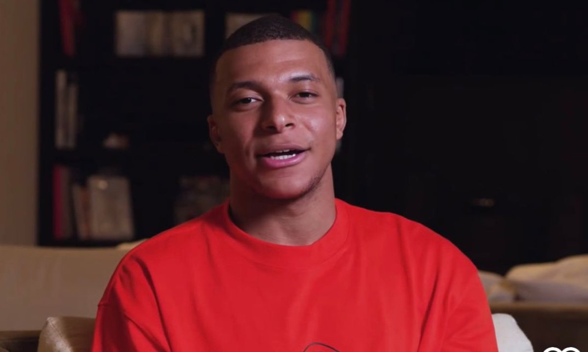 Mbappé em vídeo publicado nas redes (foto: Reprodução)