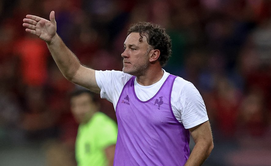 Gabriel Milito, técnico do Atlético, em ação contra o Sport na Arena Pernambuco (foto: Pedro Souza/Atlético)