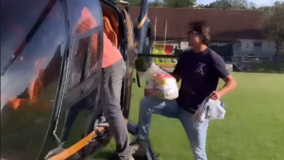 Marcelo Moreno alugou um helicóptero para ajudar pessoas ilhadas e distribuir alimentos às vítimas de enchentes no RS (foto: Reprodução)