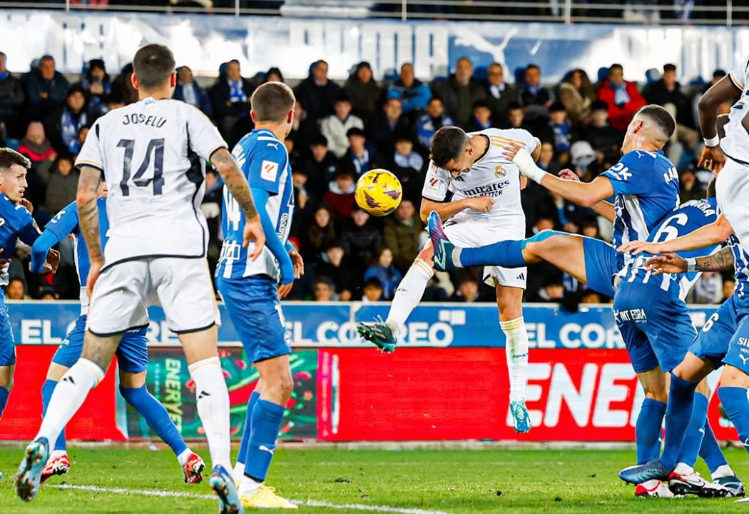Real Madrid e Alavés na La Liga (foto: Divulgação/Real Madrid)
