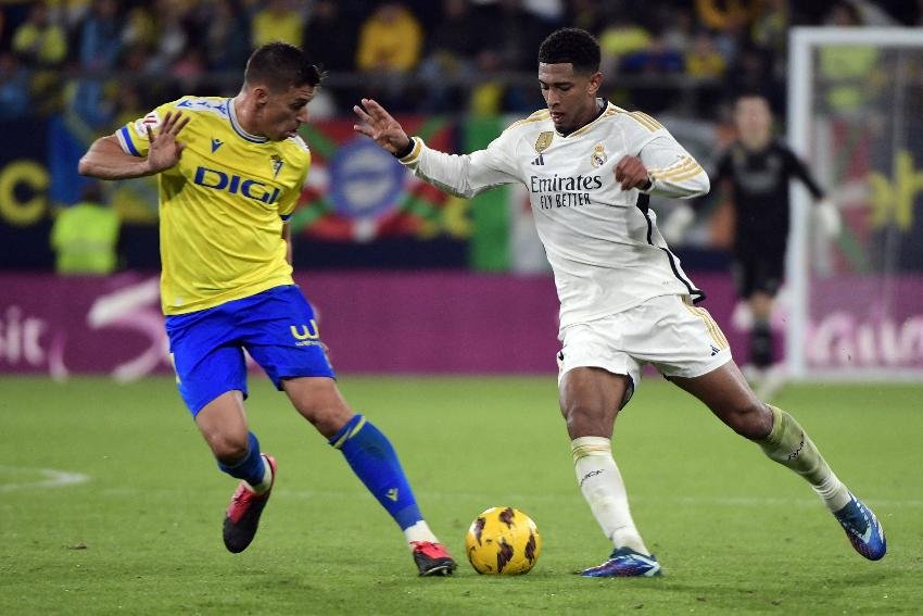 Cádiz e Real Madrid na La Liga (foto: CRISTINA QUICLER / AFP)