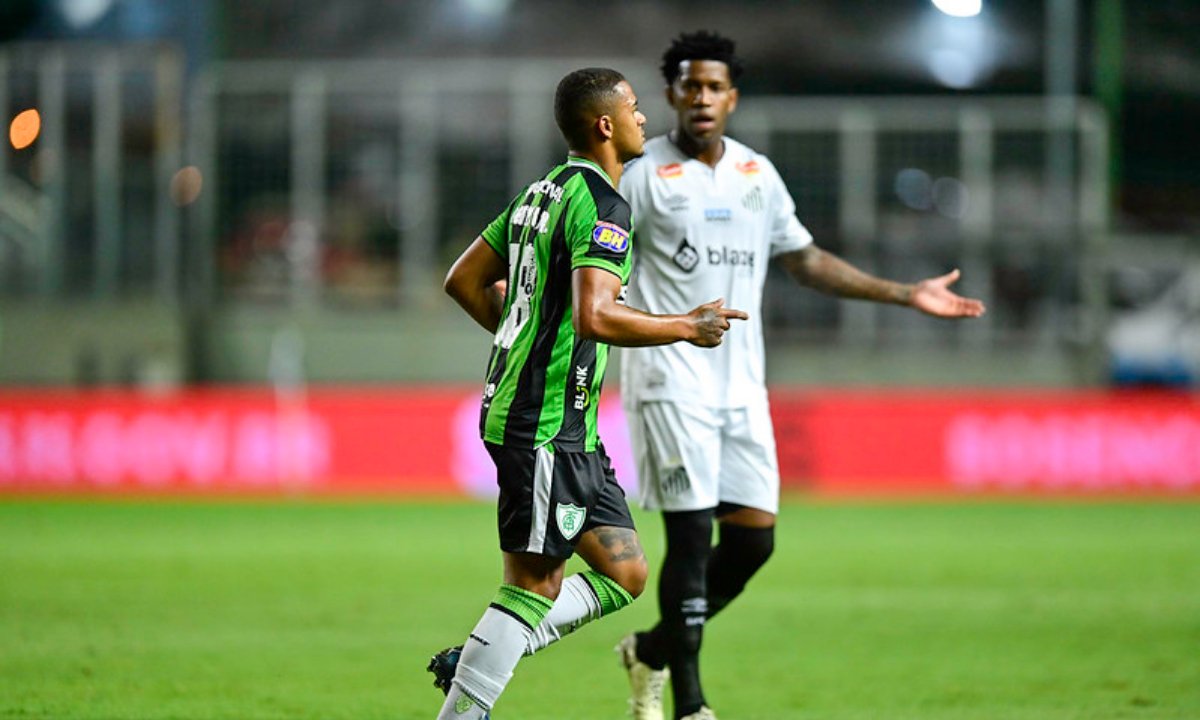 Renato Marques em jogo contra o Santos, pela Série B (foto: Mourão Panda/América)