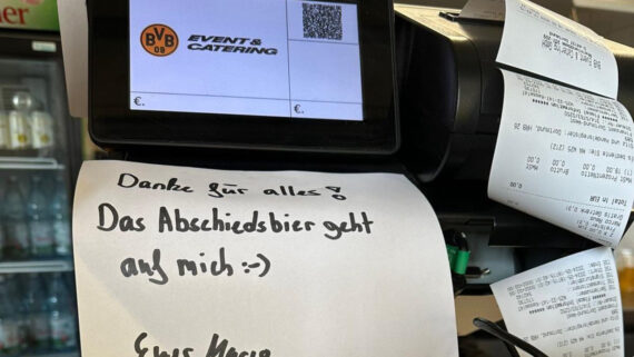 Marco Reus pagou cerveja para torcedores do Borussia Dortmund em despedida do clube alemão (foto: Reprodução)