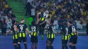 Jogadores do Al-Ittihad comemorar gol (foto: Divulgação/SPL)