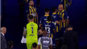 Jogadores do Rosario Central se desentenderam no túnel de acess (foto: Reprodução)