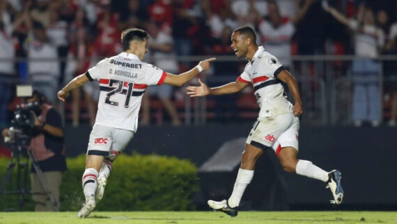 São Paulo e Fluminense em jogo do Brasileiro (foto: Rubens Chiri/São Paulo)