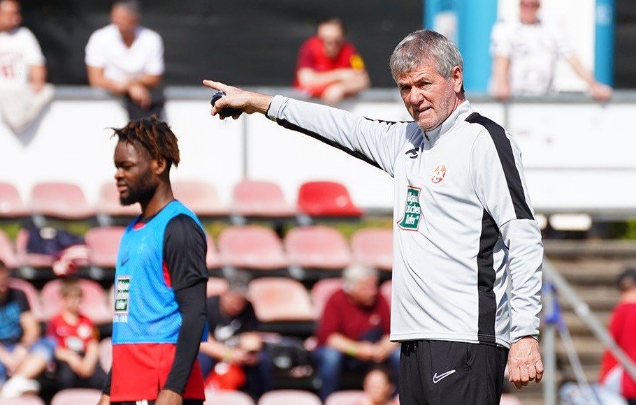 Kaiserslautern está perto de rebaixamento na Alemanha (foto: Divulgação/Kaiserslautern)