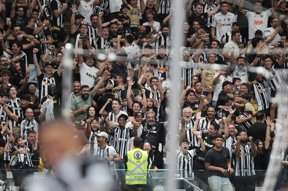 Torcedores do Atlético durante vitória sobre o Sport na Arena MRV (foto: Alexandre Guzanshe/EM/D.A Press)