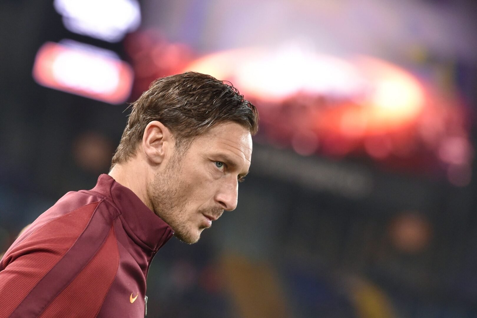 Totti, ídolo da Roma, de perfil (foto: Andreas Solaro/AFP)