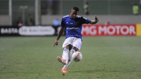 Arthur Gomes, jogador do Cruzeiro (foto: Alexandre Guzanshe/EM/DA Press)