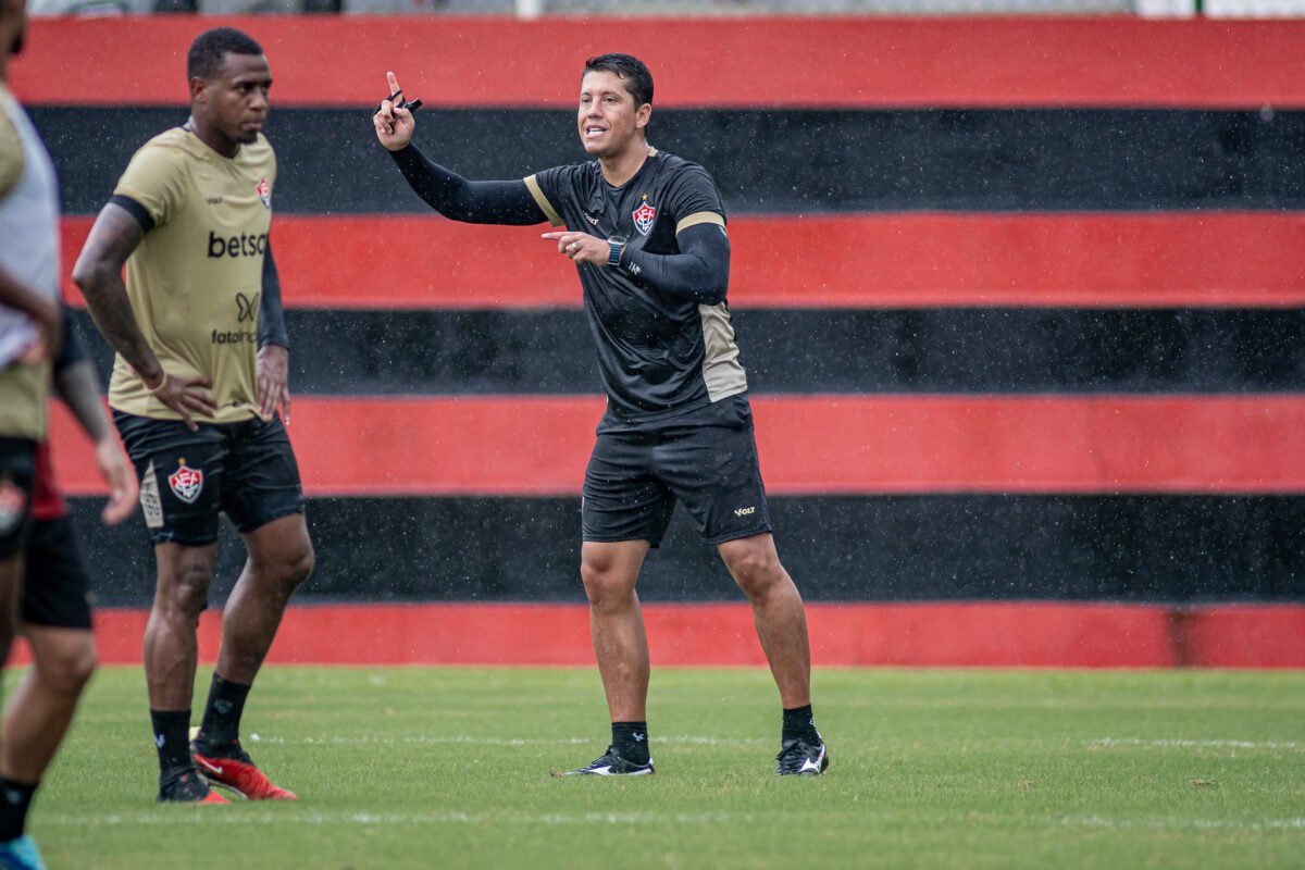 Thiago Carpini, técnico do Vitória (foto: Divulgação/Vitória)
