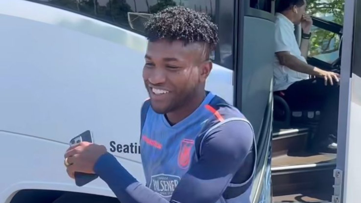 José Cifuentes em treino da Seleção Equatoriana (foto: Reprodução)