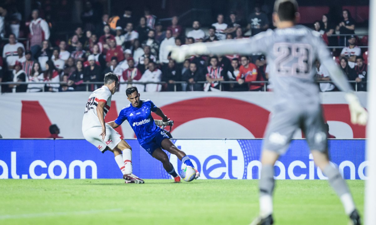 Cruzeiro em jogo contra o São Paulo (foto: Gustavo Aleixo/Cruzeiro)