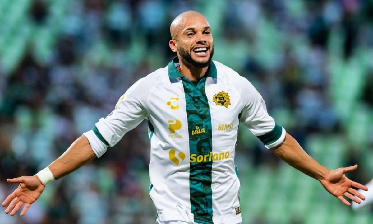 Dória em jogo pelo Santos Laguna (foto: Divulgação/Santos Laguna)