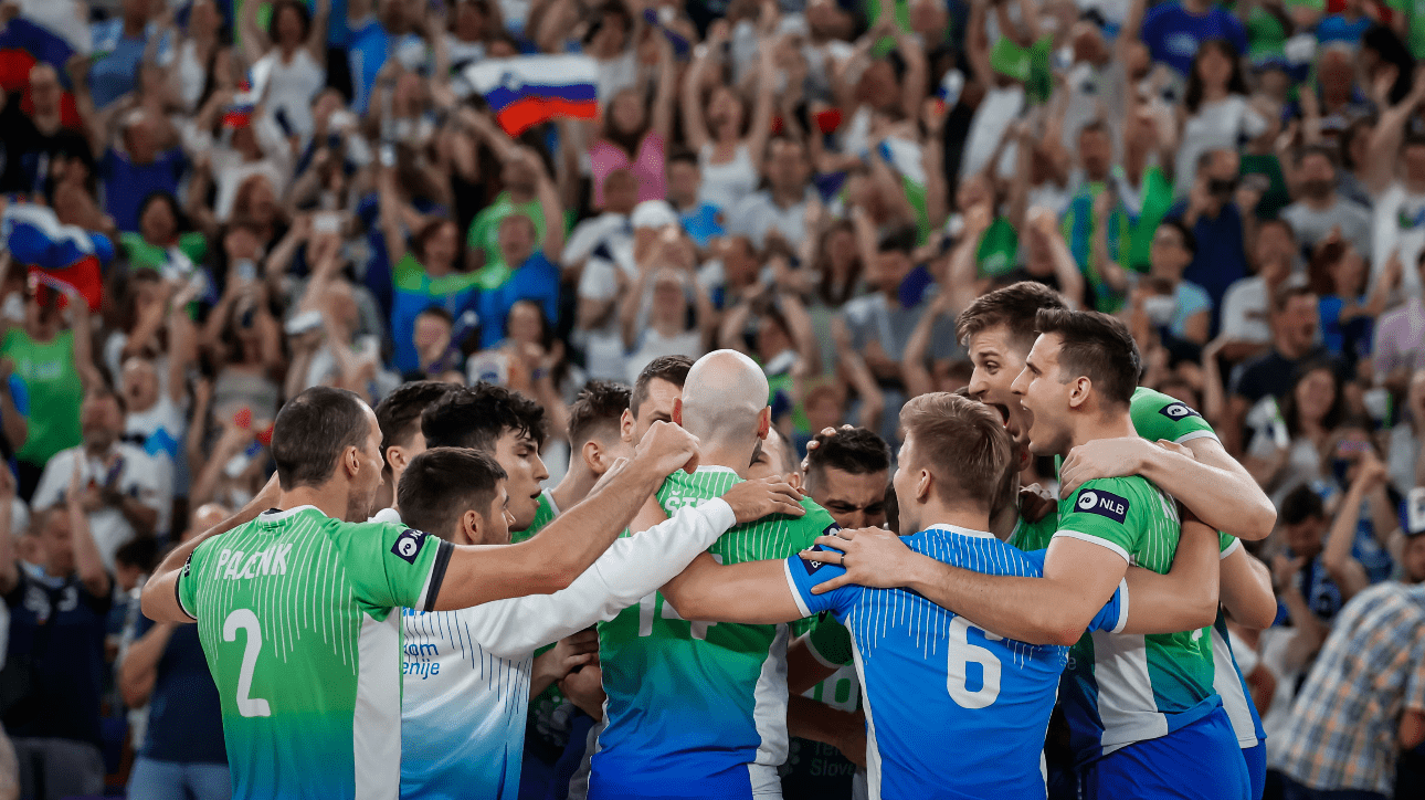 Jogadores de vôlei da Eslovênia na Liga das Nações Masculina de Vôlei (VNL) (foto: Reprodução/FIVB)