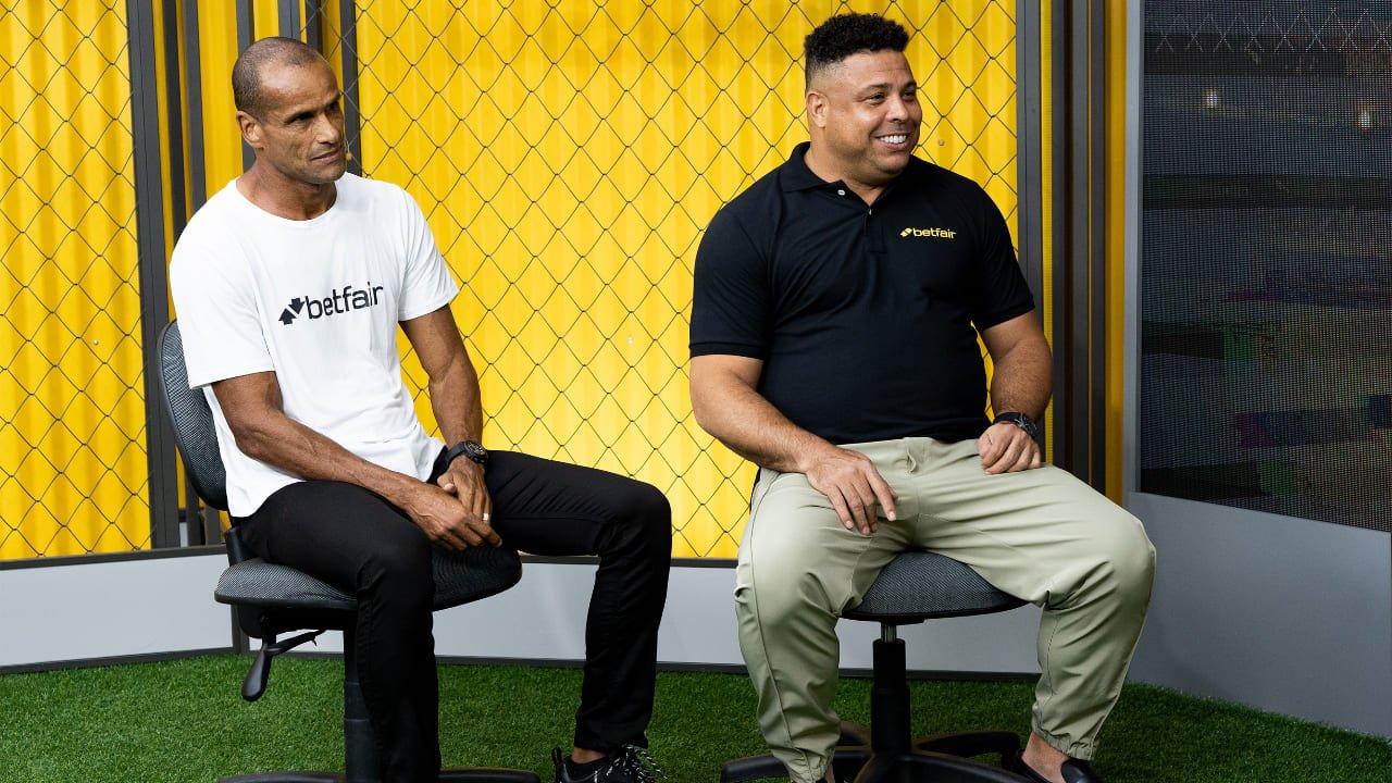 Ronaldo e Rivaldo juntos (foto: Divulgação BetFair)