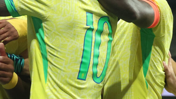 Camisa 10 da Seleção Brasileira (foto: Pierre-Philippe MARCOU / AFP)