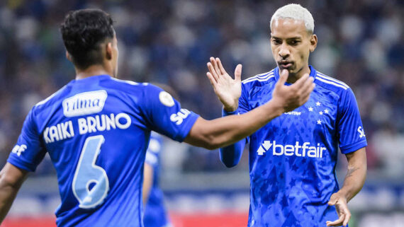 Vitória do Cruzeiro contra o Athletico-PR ajudou apostador a garantir bolada (foto: Gustavo Aleixo/Cruzeiro)