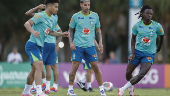 Jogadores da Seleção treinam (foto: Rafael Ribeiro/CBF)