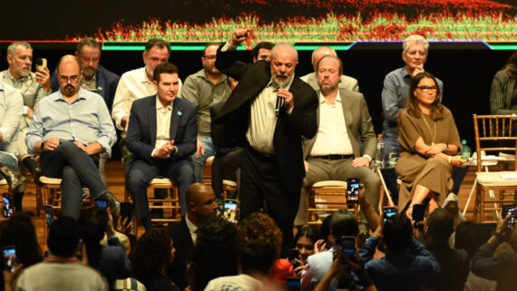 Lula durante evento no Minascentro, em Belo Horizonte, nesta sexta (28/6) (foto: Leandro Couri/EM/D.A Press)