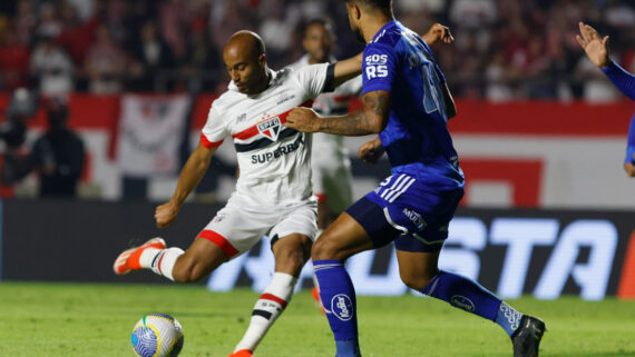 Lucas Moura em gol do São Paulo (foto: Rubens Chiri e Paulo Pinto/Saopaulo)