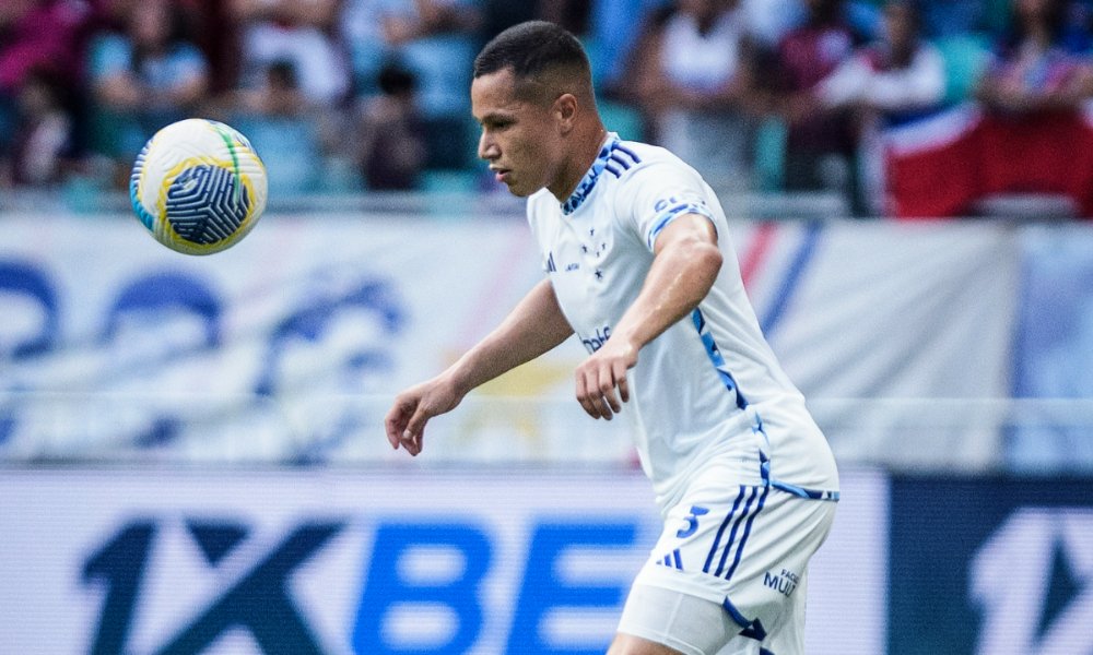 Marlon em jogo pelo Cruzeiro contra o Bahia (foto: Gustavo Aleixo/Cruzeiro)