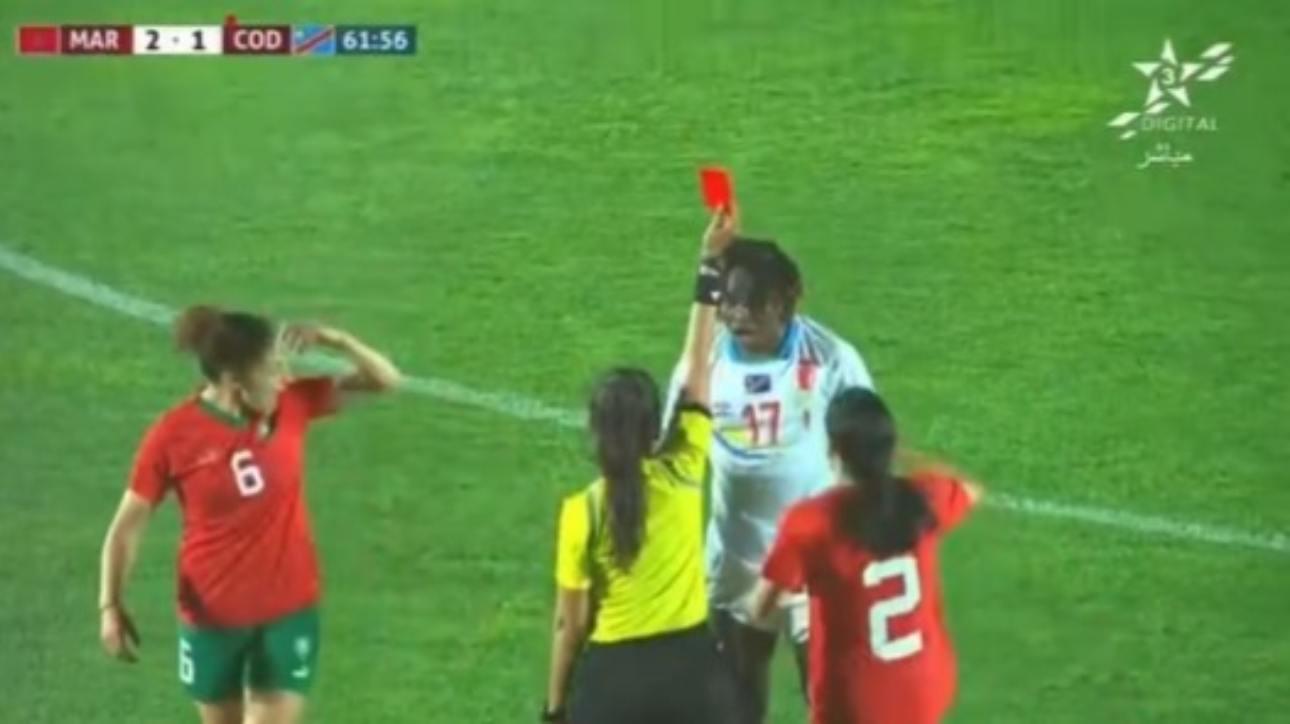 Atacante Ruth Kipoyi, do Congo, recebeu cartão amarelo (foto: Reprodução)