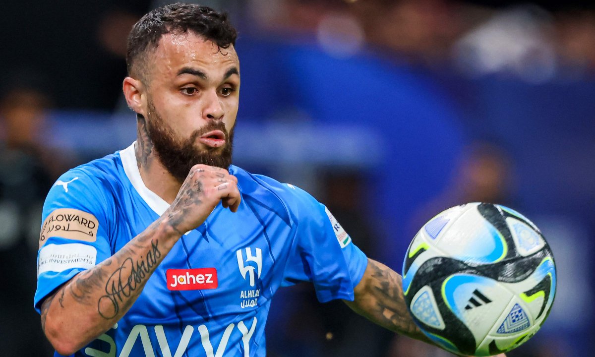 Michael em jogo pelo Al-Hilal, da Arábia Saudita (foto: FAYEZ NURELDINE/AFP)