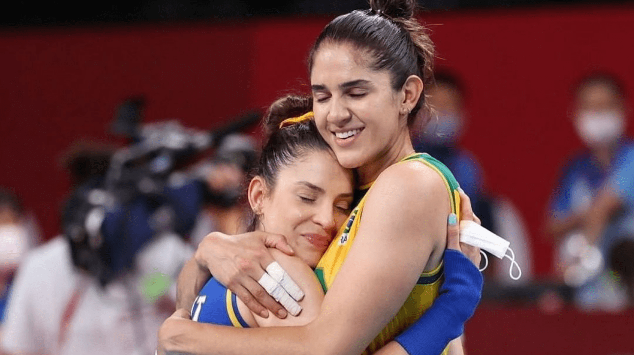 líbero Camila Brait e ponteira Natália Zilio (foto: Reprodução/Instagram)