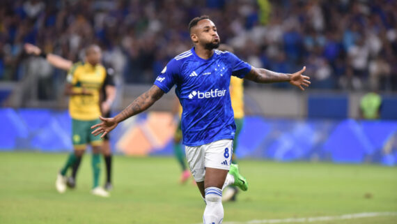 Rafa Silva comemora gol pelo Cruzeiro (foto: Ramon Lisboa/EM/D.A.Press)