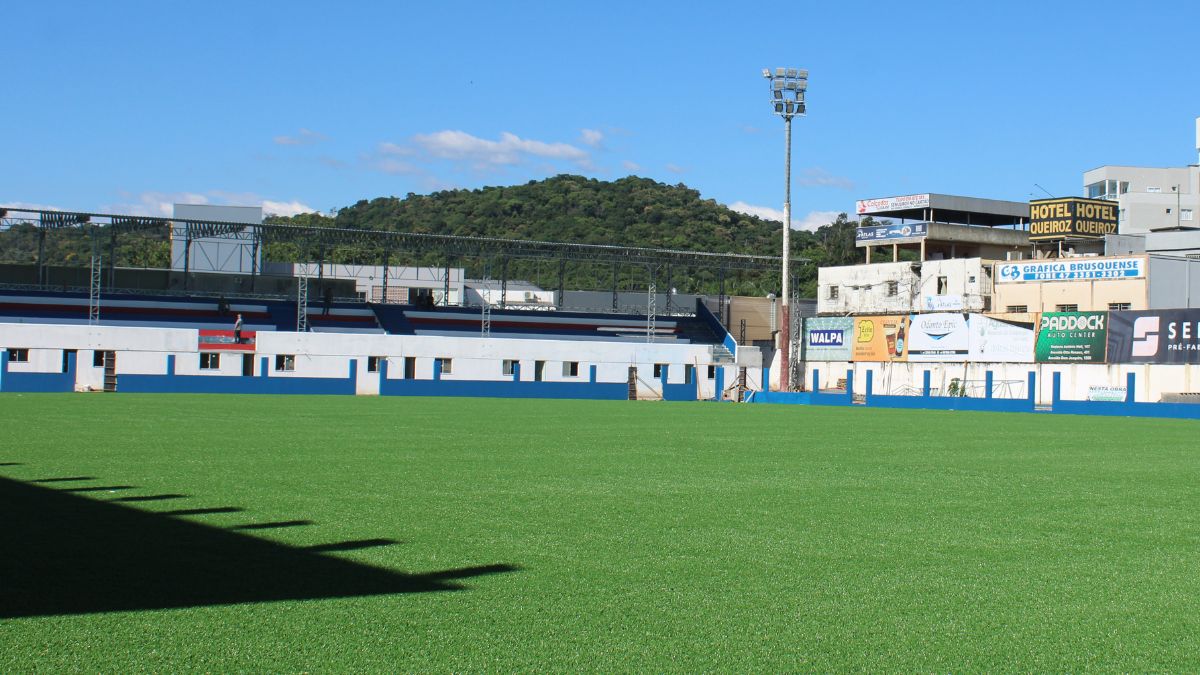Estádio Augusto Bauer passa por reforma