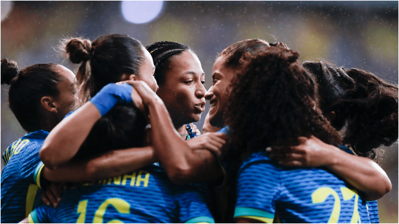Jogadoras da Seleção Brasileira comemorando gol (foto: Lívia Villas Boas/CBF)