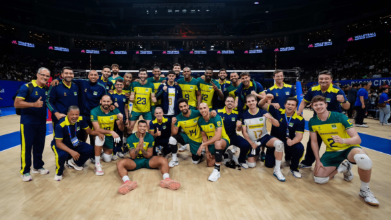 Jogadores de vôlei da Seleção Brasileira Masculina (foto: Reprodução/FIVB)