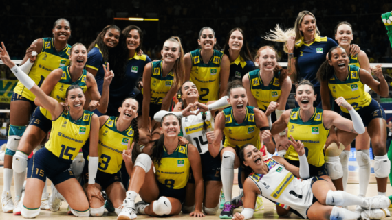 Jogadoras de vôlei da Seleção Brasileira Feminina (foto: Maurício Val/FV Imagens/CBV)