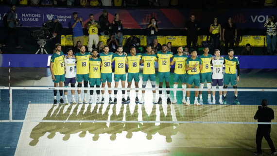 Jogadores de vôlei da Seleção Brasileira Masculina (foto: Maurício Val/FV Imagem/CBV)