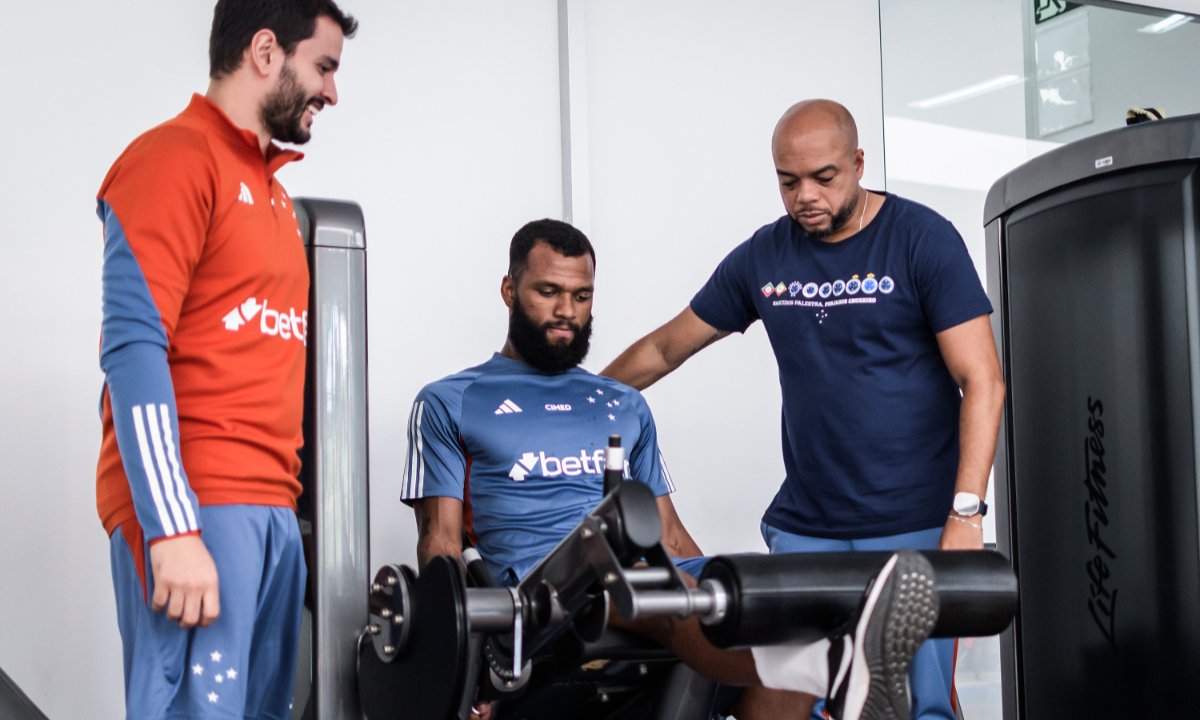 Thiago em recuperação na Toca da Raposa 2 (foto: Gustavo Aleixo/Cruzeiro)