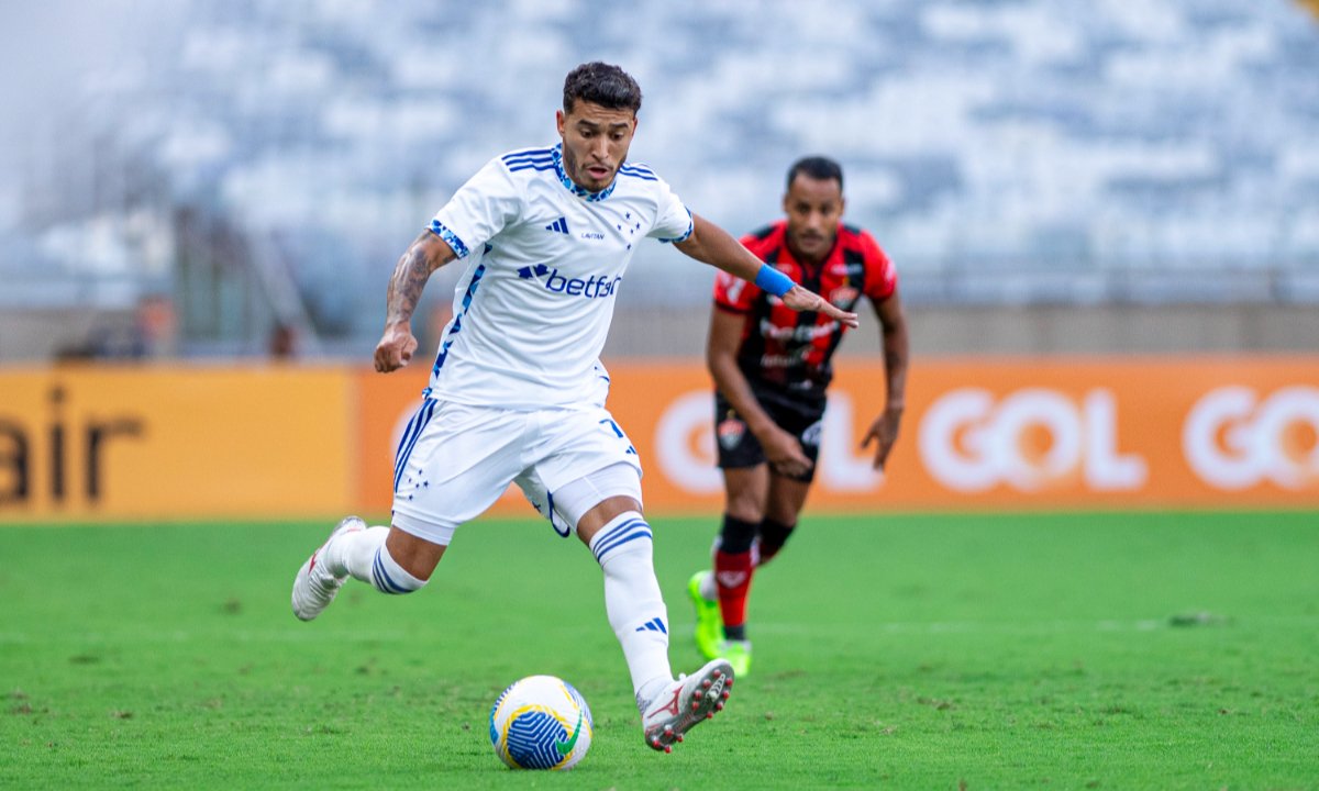 William em jogo do Cruzeiro contra o Vitória (foto: Gustavo Aleixo/Cruzeiro)
