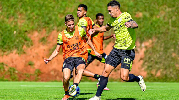 América em treino no CT Lanna Drumond (foto: Mourão Panda/América)