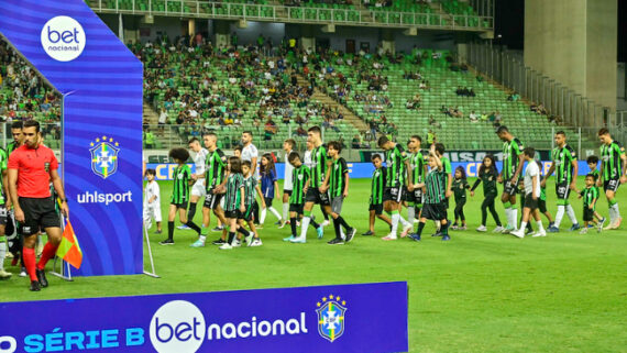 América em jogo contra o Santos, na Série B (foto: Mourão Panda/América)