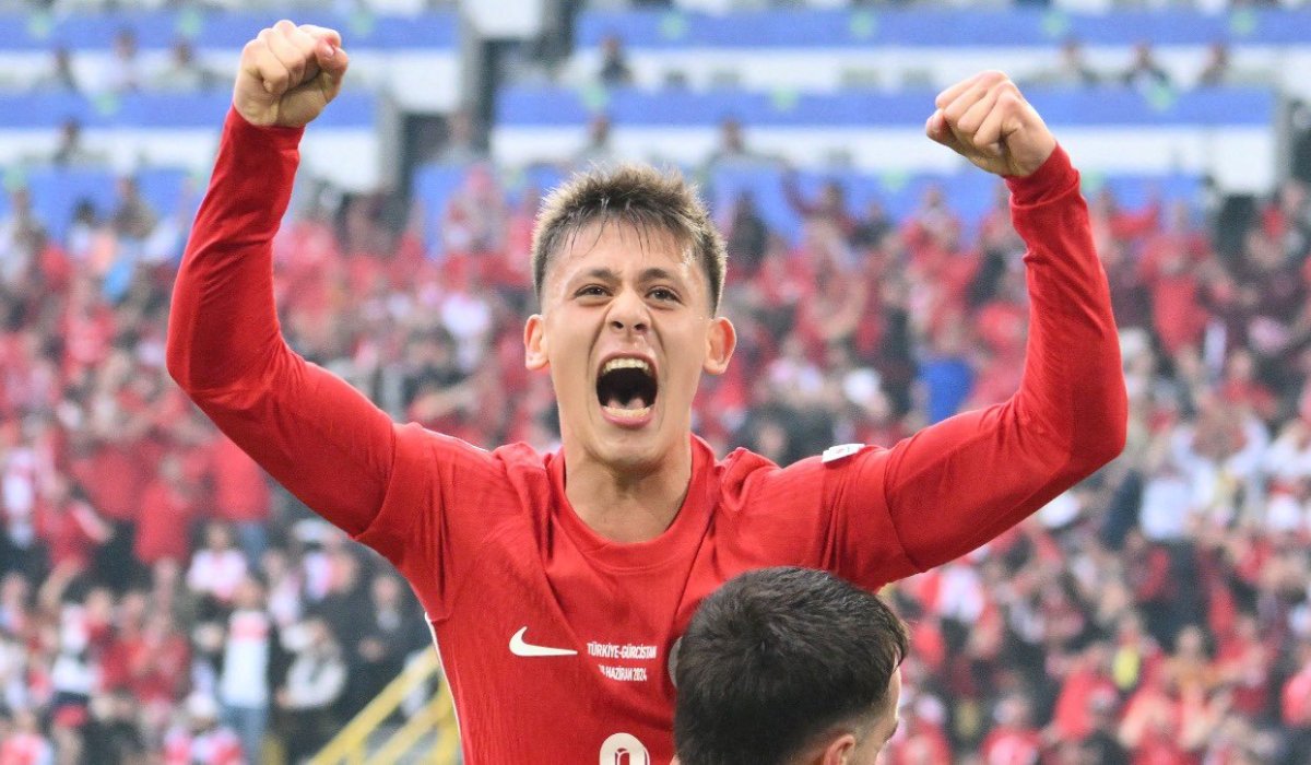 Arda Guler, meio-campista da Turquia (foto: Alberto Pizzoli/AFP)