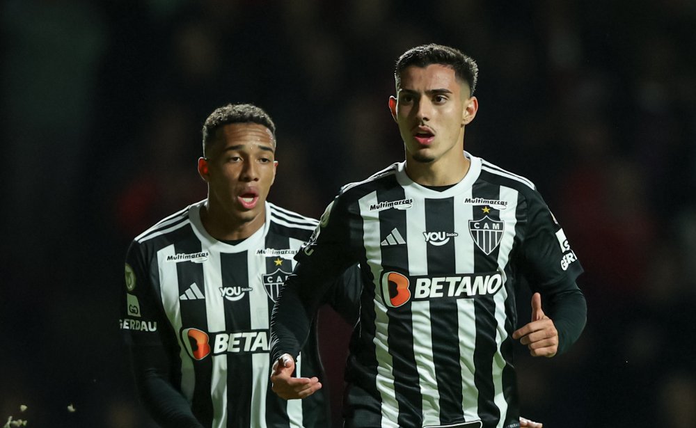 Cadu comemora gol pelo Atlético diante do Internacional no Heriberto Hülse (foto: Pedro Souza/Atlético)