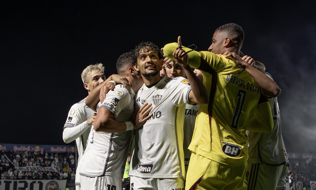 Jogadores do Atlético comemoram gol sobre o RB Bragantino (foto: Pedro Souza/Atlético)