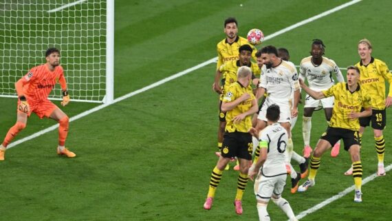 Borussia perdeu título (foto: JUSTIN TALLIS / AFP
)