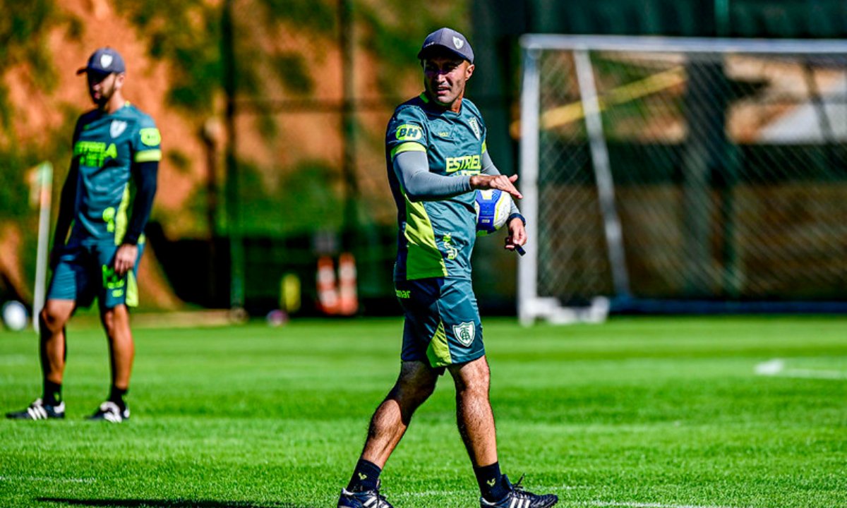 Cauan de Almeida durante treino no CT do América (foto: Mourão Panda/América)