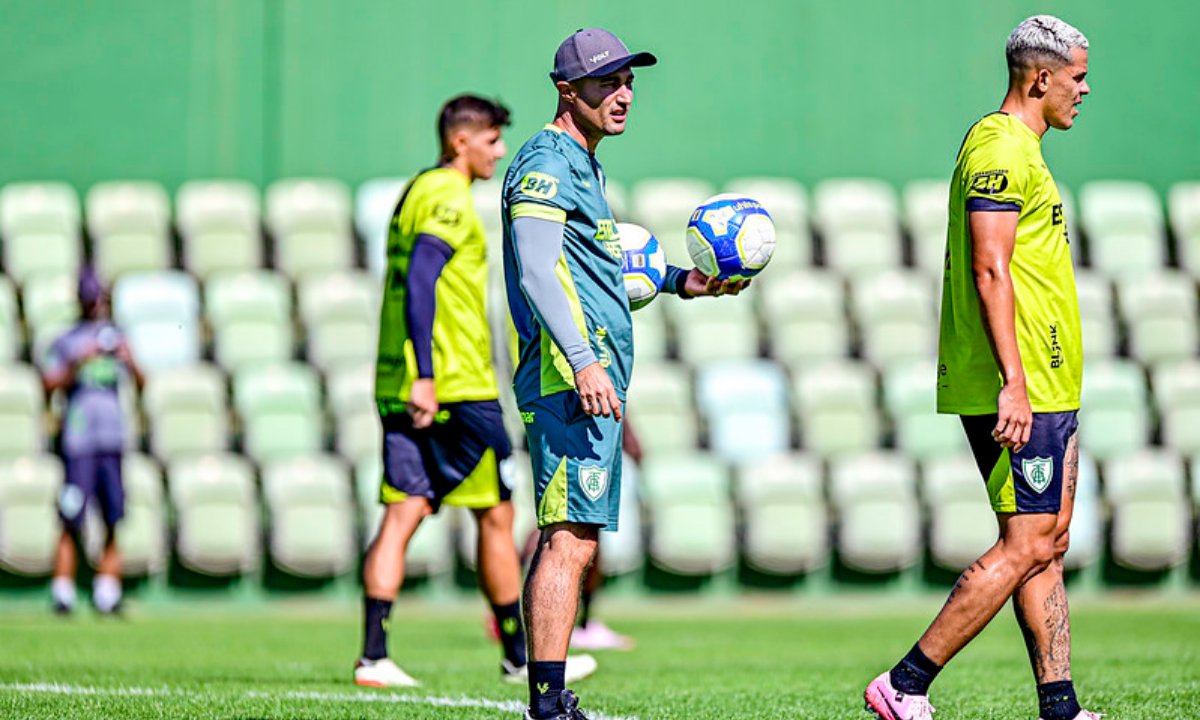 Cauan de Almeida, técnico do América (foto: Mourão Panda/América)