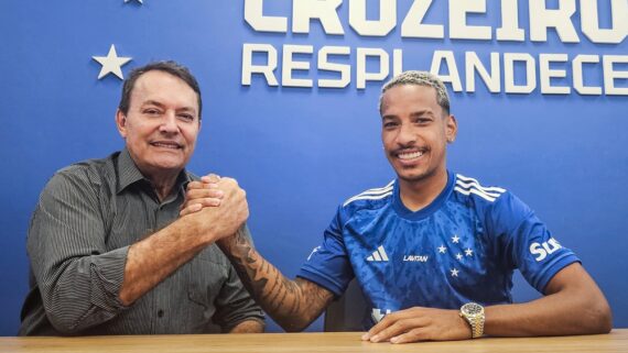 Cruzeiro anunciou a permanência de Matheus Pereira (foto: Gustavo Aleixo/Cruzeiro)